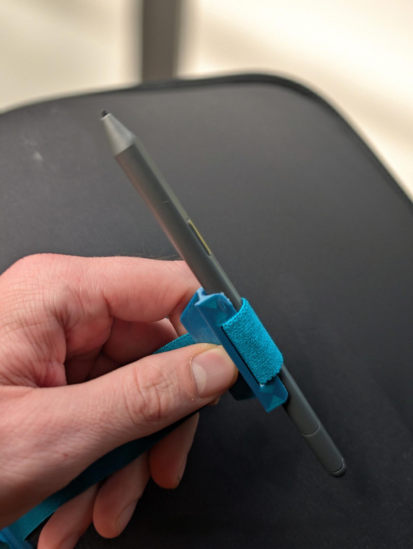 Elastic pen holder