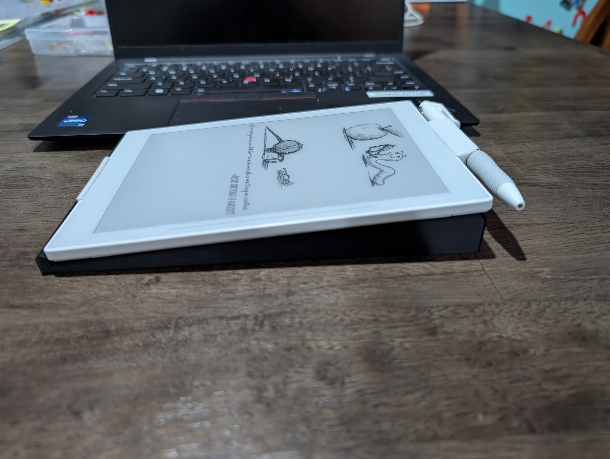 E-ink Tablet Writing Stand