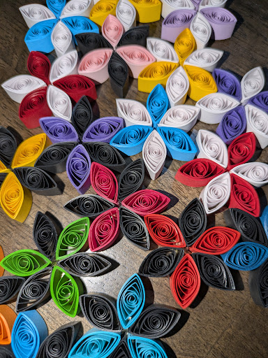Quilled paper magnet